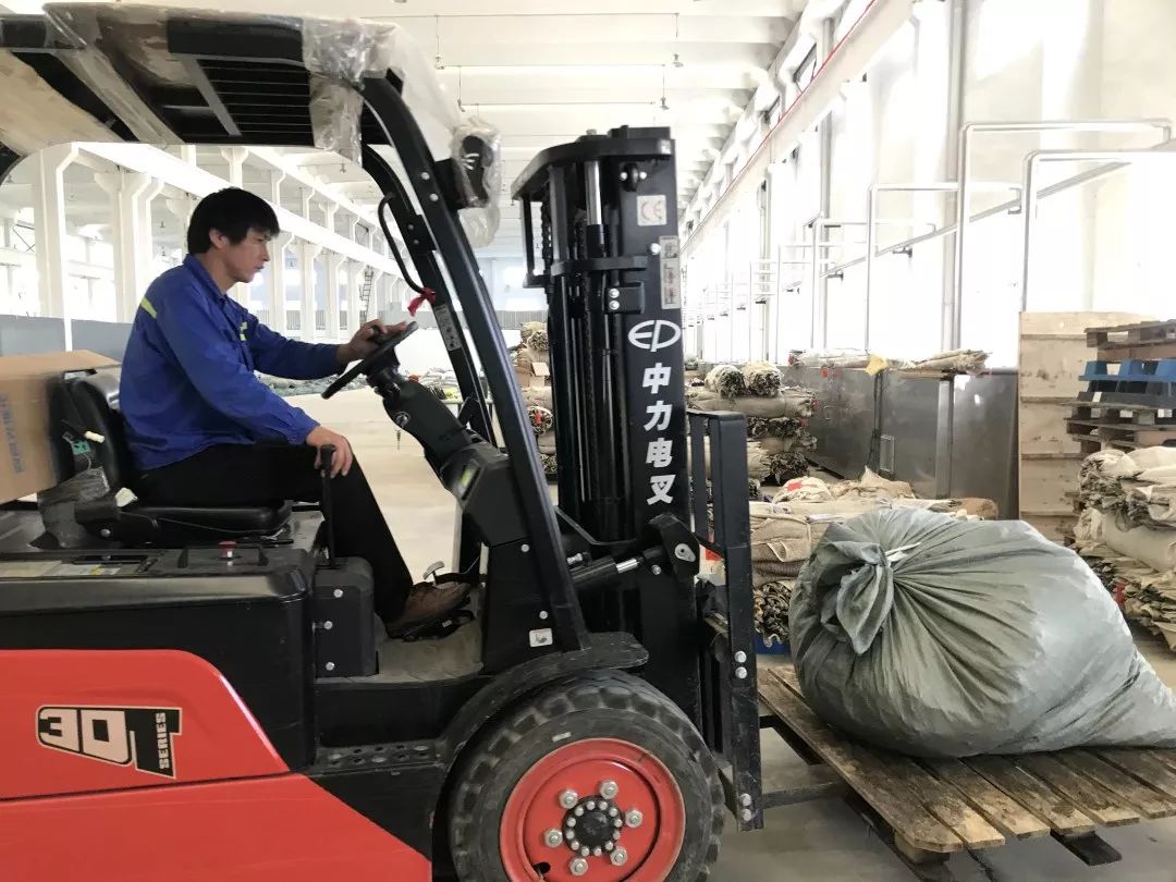 【<a href=http://m.fair3xin.com target=_blank class=infotextkey>雙良</a><a href=http://m.fair3xin.com target=_blank class=infotextkey>新型光催化</a>】“堅守”在汗水中閃光