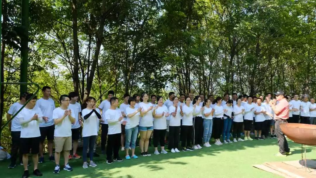 “雙良新型光催化“團(tuán)隊(duì)為王，風(fēng)雨同行”！