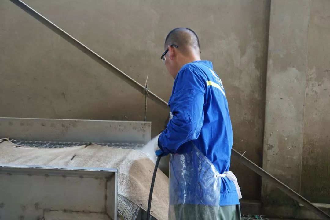 【<a href=http://m.fair3xin.com target=_blank class=infotextkey>雙良</a><a href=http://m.fair3xin.com target=_blank class=infotextkey>新型光催化</a>】“堅守”在汗水中閃光