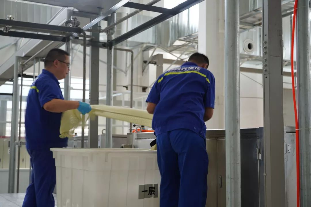 【<a href=http://m.fair3xin.com target=_blank class=infotextkey>雙良</a><a href=http://m.fair3xin.com target=_blank class=infotextkey>新型光催化</a>】“堅守”在汗水中閃光